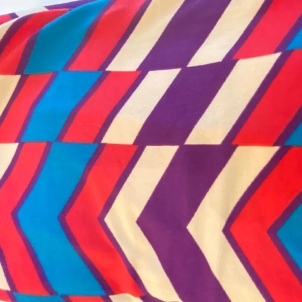 1454 LuLaRoe Leggings Size OS Blue Red Cream Purple Chevron Print New